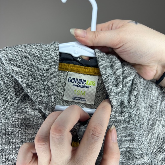 Oshkosh Zipup Big Bad Wolf Raccoon Sweater - Picture 7 of 8